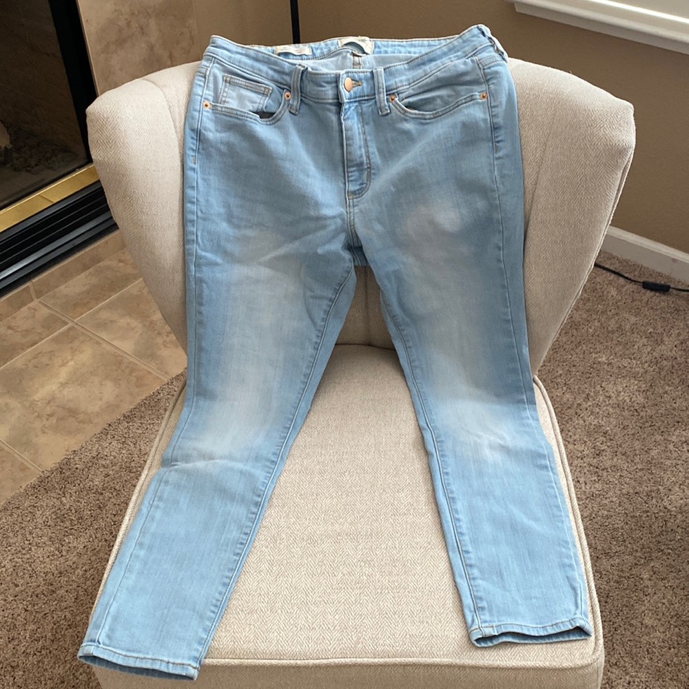 Brand new Universal Thread Mid Rise Skinny Jeans